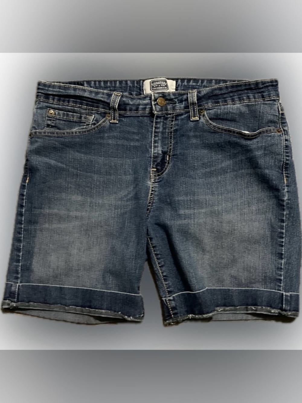 Signature Levi's Women's Denim Jean
Shorts Size 16